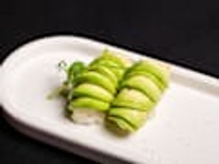 80. Nigiri avocado