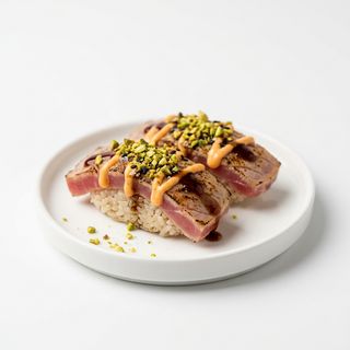 Nigiri maguro scottato