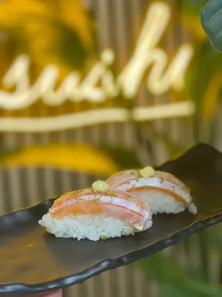 Nigiri salmone - 2 pezzi
