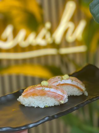 Nigiri salmone - 2 pezzi