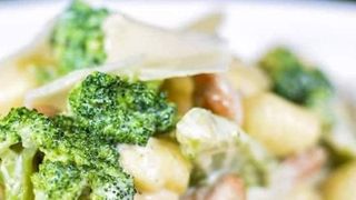 Njoke sa ćuretinom u sosu od gorgonzole