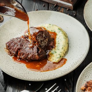 Obraji de vițel cu cartofi veluté