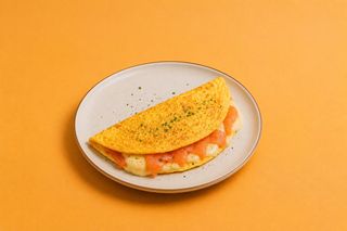 Omelette salmone affumicato e scamorza
