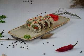 Острый ролл с лососем (220г)