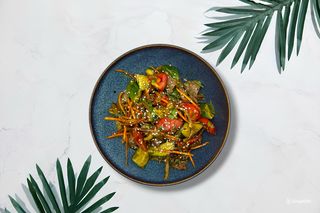 Острый салат с говядиной (250г)