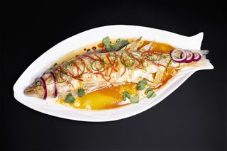 Отварной судак с зеленью (800г)