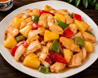 60. Pollo con ananas