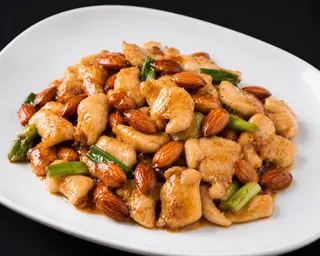 54. Pollo con mandorle