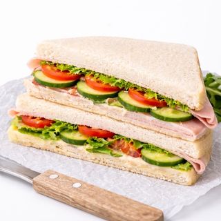 Sendvič sa šunkom i sirom