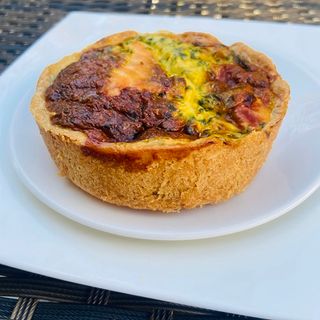 Kiš s lososom i spanaćem