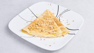 Palačinke sa medom, orasima i suvim grožđem