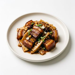 Pancetta stufata con bambù