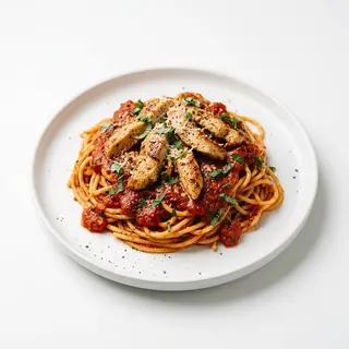 Pasta Émincé De Poulet Sauce Rouge