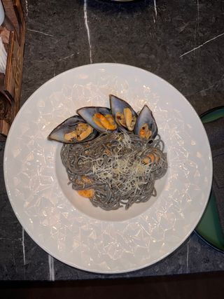 Паста неро с морепродуктами (350г)