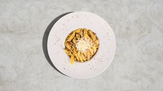 Pasta sa Njeguškom pršutom u cheddar sosu
