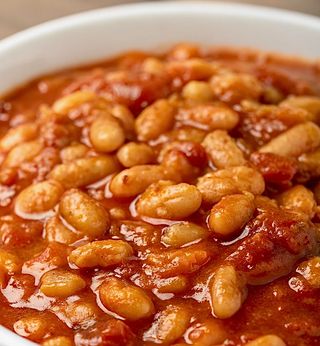 Pasulj  salata i hleb