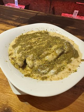 Patate, scamorza, norcina e pistacchio