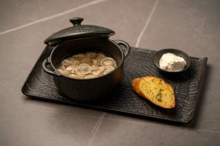 Пельмени с домашней сметаной (350г)