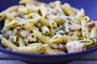Penne pesto sa piletinom