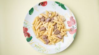 Penne sa biftekom i crnim tartufom