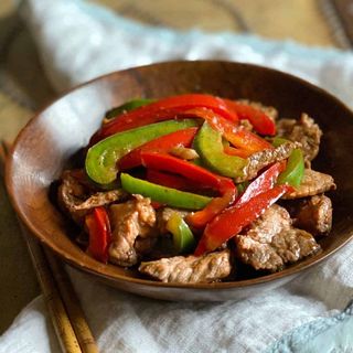 Pepper sauced meat