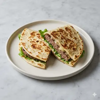 Piadina cheeseburger
