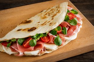 Piadina crudo