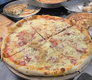 Pizza sa šunkom i sirom