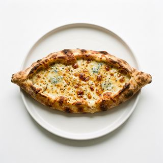 Pide con 4 formaggi