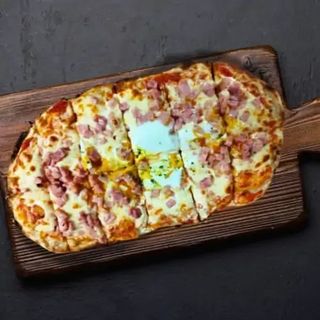 Pizza Bismarck