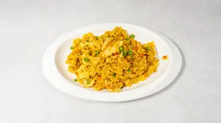 113. Pirjana riža s piletinom i curryjem
