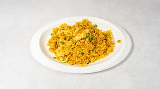 113. Pirjana riža s piletinom i curryjem