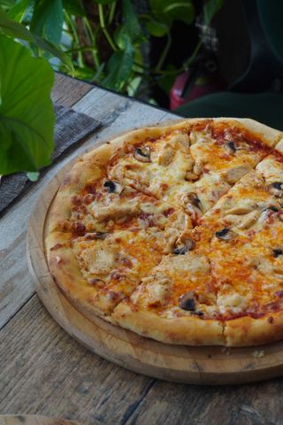 Пицца Куриная (600г, 30см)