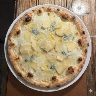 Pizza quattro formaggi