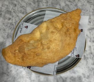 Pizza fritta completa