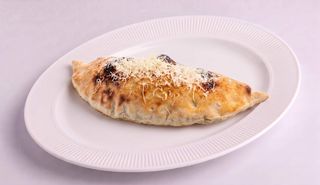 Pizza Kalcone piroška
