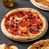 Pizza Vânătorească