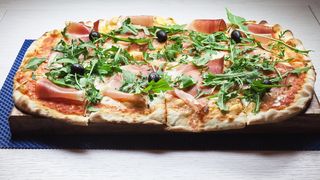 Pizza pršuto 33cm