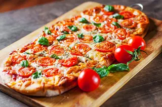 Pizzarela sendvič