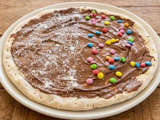 Pizza con Nutella e Smarties - baby