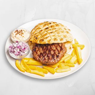 Pljeskavica s prilogom