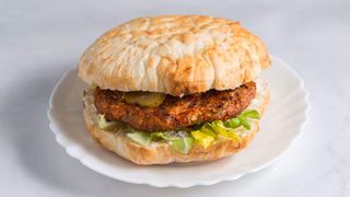 Pljeskavica sa ljutom paprikom