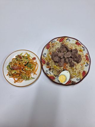 Плов с салатом (400г)