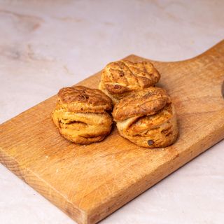 Pogačice sa čvarcima 100g