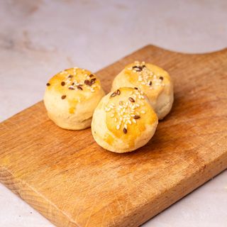 Pogačice sa maslacem i sirom 100g