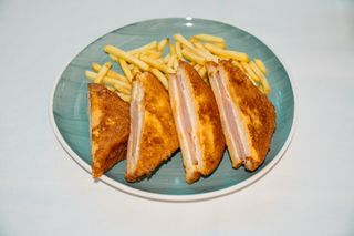 Pohovani tost sendvič s ćurećim prsima