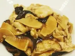 Pollo funghi e bambù