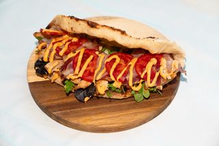 Pollo alla Grigia sendvič