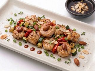 Pollo con mandorle