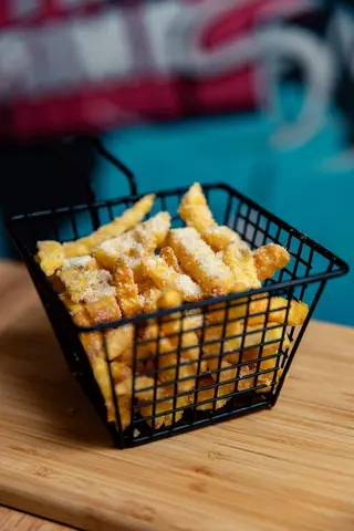 Pomfrit i parmezan 200gr